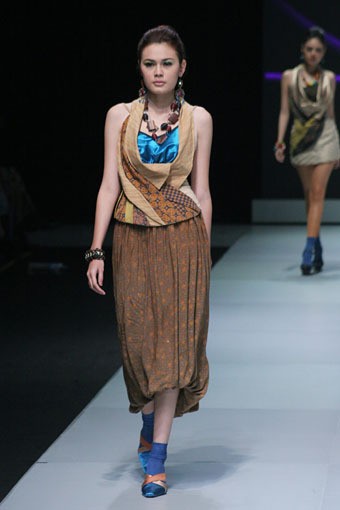 Jakarta, Indonesia - 16 Februari. Dandy T Hidayat Parasrani. Indonesia Fashion Week 2013 at Jakarta Convention Center. 16 Februari 2013. Senayan. Jakarta. [Foto: Mohammad Abduh/Wolipop]