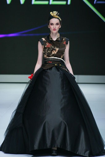 Jakarta, Indonesia - 16 Februari. Dessy Natalia Hello, Young Java!. Indonesia Fashion Week 2013 at Jakarta Convention Center. 16 Februari 2013. Senayan. Jakarta. [Foto: Mohammad Abduh/Wolipop]