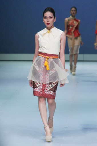 Jakarta, Indonesia - 16 Februari. Dessy Natalia Hello, Young Java!. Indonesia Fashion Week 2013 at Jakarta Convention Center. 16 Februari 2013. Senayan. Jakarta. [Foto: Mohammad Abduh/Wolipop]