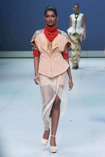 Jakarta, Indonesia - 16 Februari. Dessy Natalia Hello, Young Java!. Indonesia Fashion Week 2013 at Jakarta Convention Center. 16 Februari 2013. Senayan. Jakarta. [Foto: Mohammad Abduh/Wolipop]