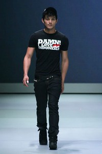 Jakarta, Indonesia - 16 Februari. Damn! I Love Indonesia by Daniel Mananta Pop Patriotic. Indonesia Fashion Week 2013 at Jakarta Convention Center. 16 Februari 2013. Senayan. Jakarta. [Foto: Mohammad Abduh/Wolipop]