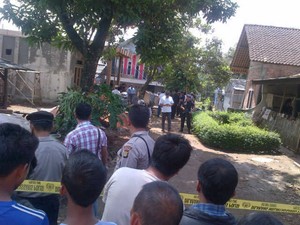 Perampok Simpan 12 Bom Rakitan, 5 Pucuk Scorpion, dan 2,5 Kg Emas