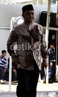 Tamsil diperiksa untuk tersangka Haris Andi Surahman. Ramses/detikFoto.