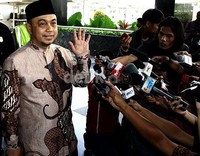 Usai memberikan keterangan, Tamsil langsung memasuki gedung KPK. Sebelumnya KPK juga memeriksa mantan atau pimpinan Banggar lainnya, Olly Dondokambey dan Mirawan Amir. Ramses/detikFoto.