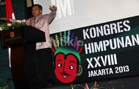 Jusuf Kalla memberikan sambutan.