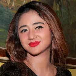 Depe: Kalau Nyanyi ya Harus Hot!