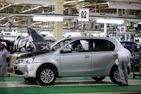 Mobil terbaru Etios Valco itu diproduksi dan dirakit di Indonesia dan juga untuk pasar Indonesia.
