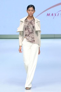Jakarta, Indonesia - 16 Februari. Maxistyle by Ardistia Dwiasri. Indonesia Fashion Week 2013 at Jakarta Convention Center. 16 Februari 2013. Senayan. Jakarta. [Foto: Mohammad Abduh/Wolipop]
