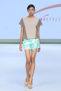 Jakarta, Indonesia - 16 Februari. Maxistyle by Ardistia Dwiasri. Indonesia Fashion Week 2013 at Jakarta Convention Center. 16 Februari 2013. Senayan. Jakarta. [Foto: Mohammad Abduh/Wolipop]