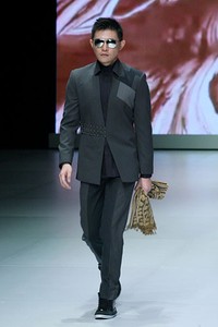 Jakarta, Indonesia - 16 Februari. Samuel Wattimena Kalvt. Indonesia Fashion Week 2013 at Jakarta Convention Center. 16 Februari 2013. Senayan. Jakarta. [Foto: Mohammad Abduh/Wolipop]