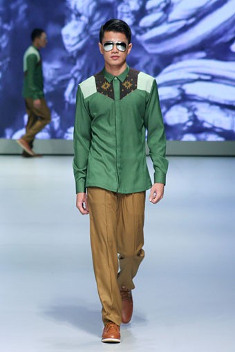 Jakarta, Indonesia - 16 Februari. Samuel Wattimena Kalvt. Indonesia Fashion Week 2013 at Jakarta Convention Center. 16 Februari 2013. Senayan. Jakarta. [Foto: Mohammad Abduh/Wolipop]