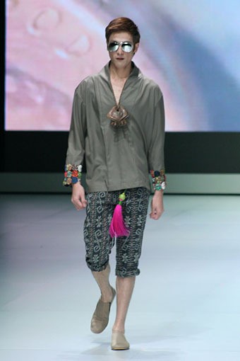 Jakarta, Indonesia - 16 Februari. Samuel Wattimena Kalvt. Indonesia Fashion Week 2013 at Jakarta Convention Center. 16 Februari 2013. Senayan. Jakarta. [Foto: Mohammad Abduh/Wolipop]