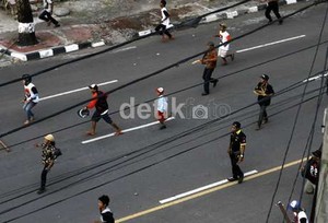 2 Kelompok Warga di Kalijodo Bentrok, 6 Luka-luka
