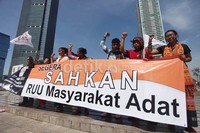 RUU tersebut dinilai mampu menyelesaikan konflik adat, bila benar-benar dilaksanakan.