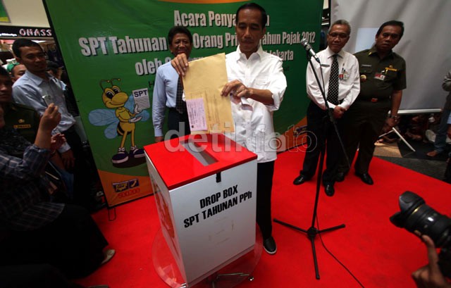 Jokowi Serahkan SPT
