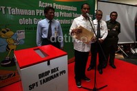 Selain itu, mantan Walikota Solo, Jawa Tengah ini, juga meminta warga yang belum memiliki Nomor Pokok Wajib Pajak (NPWP) untuk segera membuatnya.