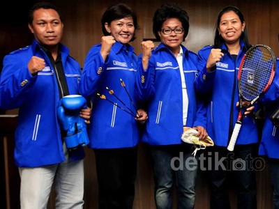 PAN Gaet Yayuk Basuki Cs untuk Pemilu 2014
