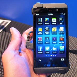 BlackBerry Z10 Sambangi Makassar