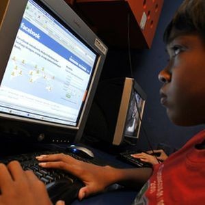 Proyek Internet Kecamatan Perlu Dihentikan agar Tak Kecolongan