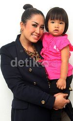 Melinda & Anak Kesayangannya
