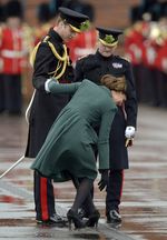 Ups, Sepatu Kate Middleton Nyangkut
