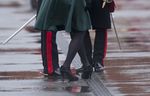 Ups, Sepatu Kate Middleton Nyangkut