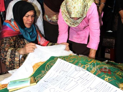 Suasana Duka di Rumah Tata Dado