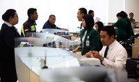 Teller yang disediakan jauh lebih banyak dari kantor sebelumnya.