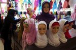 Pakaian Impor Kuasai Pasar Domestik