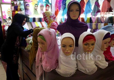 Pakaian Impor Kuasai Pasar Domestik