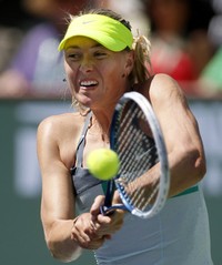 Pertemuan antara dua mantan nomor satu dunia tersebut berjalan tidak berimbang, dengan Sharapova langsung memberikan tekanan hebat pada lawannya yang asal Denmark itu. Reuters/Danny Moloshok.