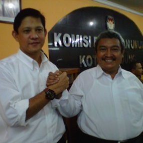 KPU Bandung Terima Pendaftaran Iswara-Asep Dedy