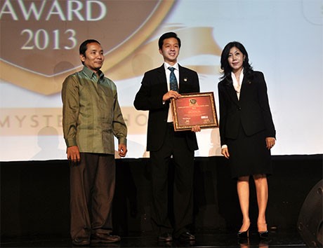 BCA Raih Excellence Service Experience Award