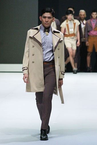 Jakarta, Indonesia - 16 Februari. Ichwan Thoha East Meet West. Indonesia Fashion Week 2013 at Jakarta Convention Center. 16 Februari 2013. Senayan. Jakarta. [Foto: Mohammad Abduh/Wolipop]