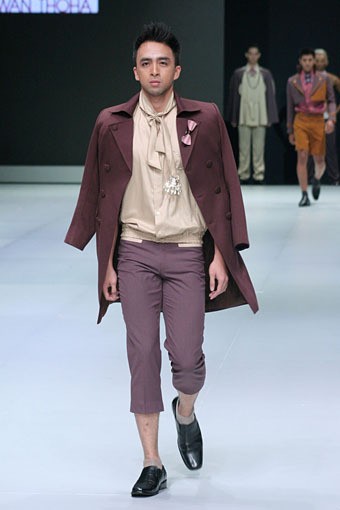 Jakarta, Indonesia - 16 Februari. Ichwan Thoha East Meet West. Indonesia Fashion Week 2013 at Jakarta Convention Center. 16 Februari 2013. Senayan. Jakarta. [Foto: Mohammad Abduh/Wolipop]