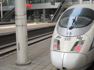 Kecepatan Kereta di RI Maksimal 100 Km/Jam, di China Bisa Tembus 300 Km/Jam