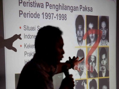 15 Tahun Mencari Para Korban Politik