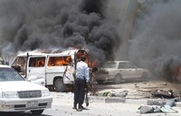 Diduga salah seorang pejabat senior di pemerintahan Somalia menjadi target bom ini. REUTERS/Feisal Omar.