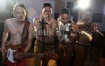 Ada Band Topless
