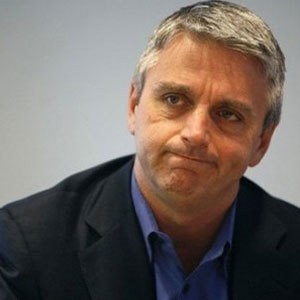 CEO Electronic Arts Mundur