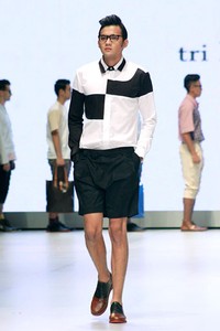 Jakarta, Indonesia - 16 Februari. 3D by Tri Handoko & Dave Hendrik. Indonesia Fashion Week 2013 at Jakarta Convention Center. 16 Februari 2013. Senayan. Jakarta. [Foto: Mohammad Abduh/Wolipop]