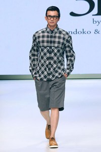 Jakarta, Indonesia - 16 Februari. 3D by Tri Handoko & Dave Hendrik. Indonesia Fashion Week 2013 at Jakarta Convention Center. 16 Februari 2013. Senayan. Jakarta. [Foto: Mohammad Abduh/Wolipop]