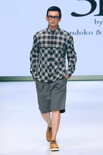 Jakarta, Indonesia - 16 Februari. 3D by Tri Handoko & Dave Hendrik. Indonesia Fashion Week 2013 at Jakarta Convention Center. 16 Februari 2013. Senayan. Jakarta. [Foto: Mohammad Abduh/Wolipop]