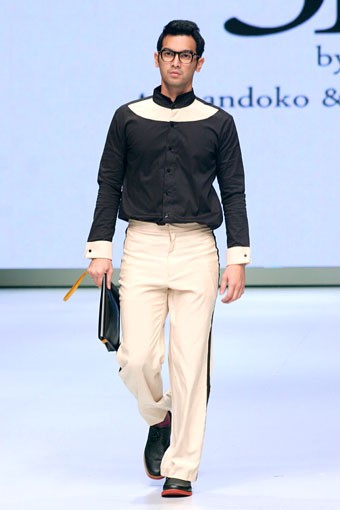 Jakarta, Indonesia - 16 Februari. 3D by Tri Handoko & Dave Hendrik. Indonesia Fashion Week 2013 at Jakarta Convention Center. 16 Februari 2013. Senayan. Jakarta. [Foto: Mohammad Abduh/Wolipop]