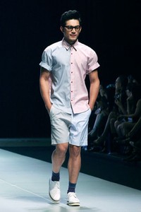 Jakarta, Indonesia - 16 Februari. 3D by Tri Handoko & Dave Hendrik. Indonesia Fashion Week 2013 at Jakarta Convention Center. 16 Februari 2013. Senayan. Jakarta. [Foto: Mohammad Abduh/Wolipop]