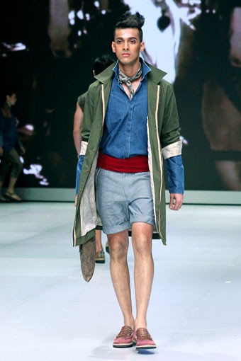 Jakarta, Indonesia - 16 Februari 2013. Deden Siswanto Pinot Noir. Indonesia Fashion Week 2013 at Jakarta Convention Center.  Senayan. Jakarta. [Foto: Mohammad Abduh/Wolipop]