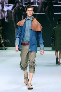 Jakarta, Indonesia - 16 Februari 2013. Deden Siswanto Pinot Noir. Indonesia Fashion Week 2013 at Jakarta Convention Center.  Senayan. Jakarta. [Foto: Mohammad Abduh/Wolipop]