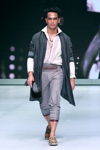 Jakarta, Indonesia - 16 Februari 2013. Deden Siswanto Pinot Noir. Indonesia Fashion Week 2013 at Jakarta Convention Center.  Senayan. Jakarta. [Foto: Mohammad Abduh/Wolipop]