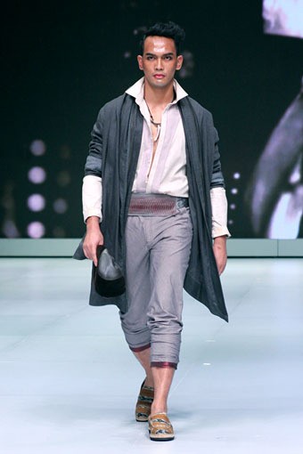 Jakarta, Indonesia - 16 Februari 2013. Deden Siswanto Pinot Noir. Indonesia Fashion Week 2013 at Jakarta Convention Center.  Senayan. Jakarta. [Foto: Mohammad Abduh/Wolipop]