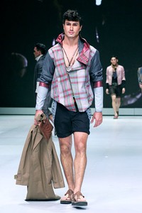 Jakarta, Indonesia - 16 Februari 2013. Deden Siswanto Pinot Noir. Indonesia Fashion Week 2013 at Jakarta Convention Center.  Senayan. Jakarta. [Foto: Mohammad Abduh/Wolipop]